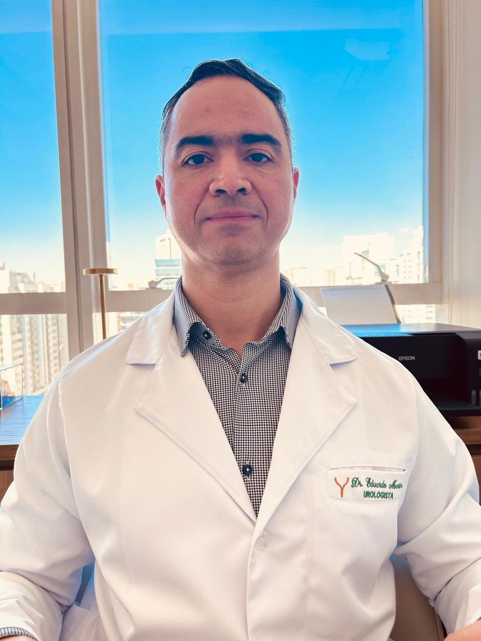 Dr. Eduardo Martins de Sousa, urologista e andrologista em Águas Claras, Brasília-DF